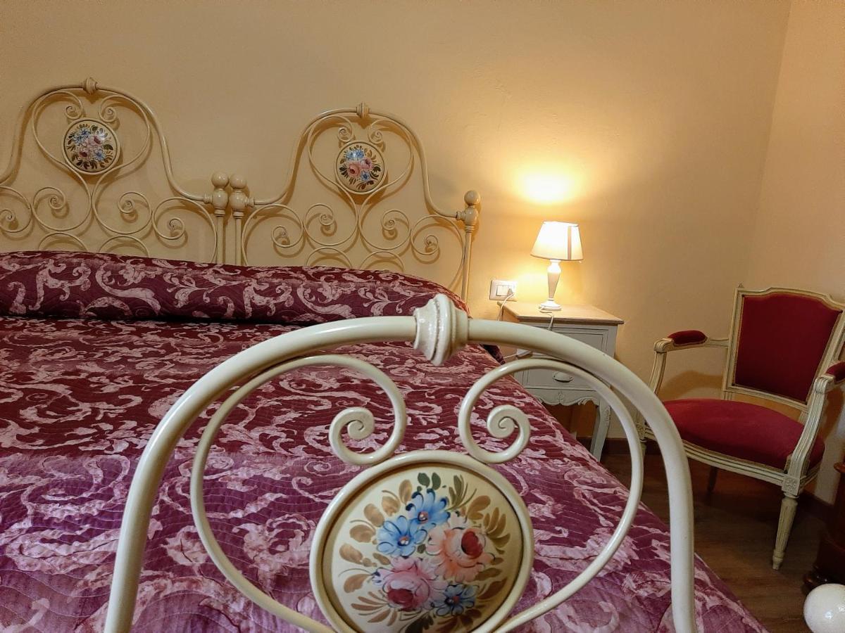 Bed & Breakfast La Casa Antica Macomer Exteriör bild