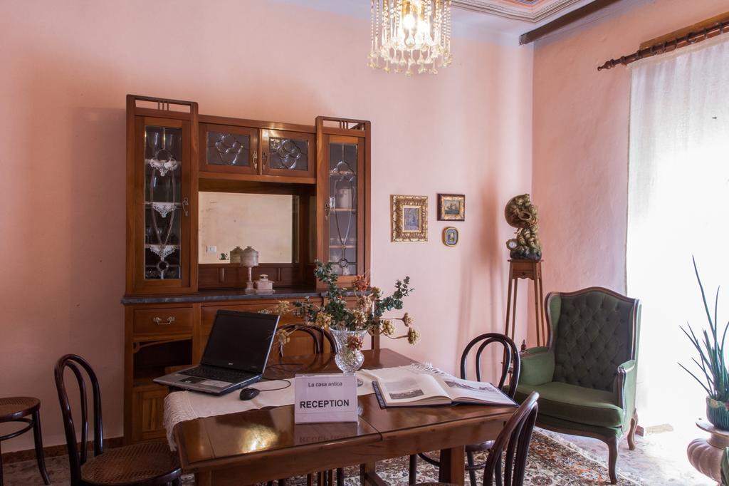Bed & Breakfast La Casa Antica Macomer Exteriör bild