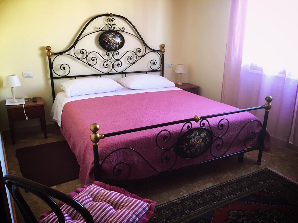 Bed & Breakfast La Casa Antica Macomer Exteriör bild