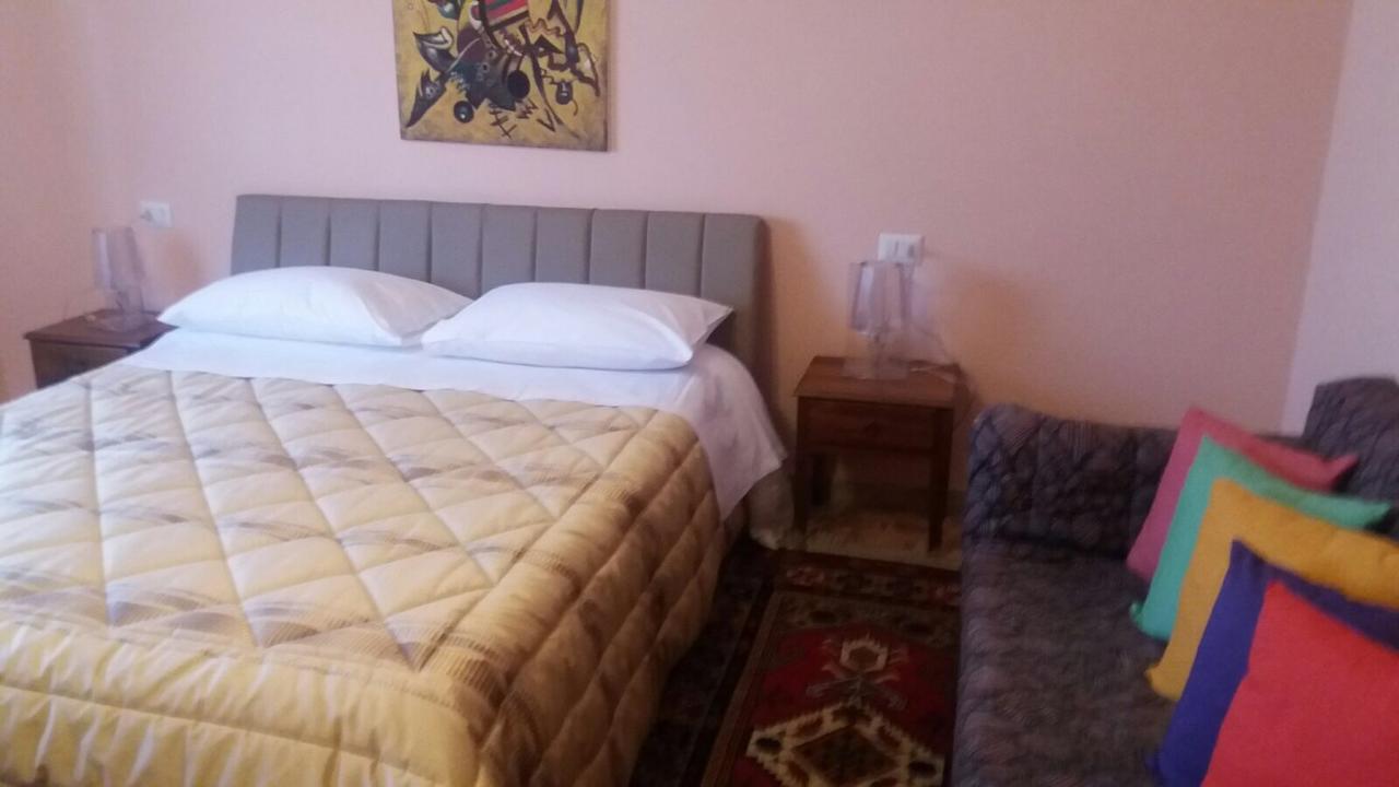 Bed & Breakfast La Casa Antica Macomer Exteriör bild