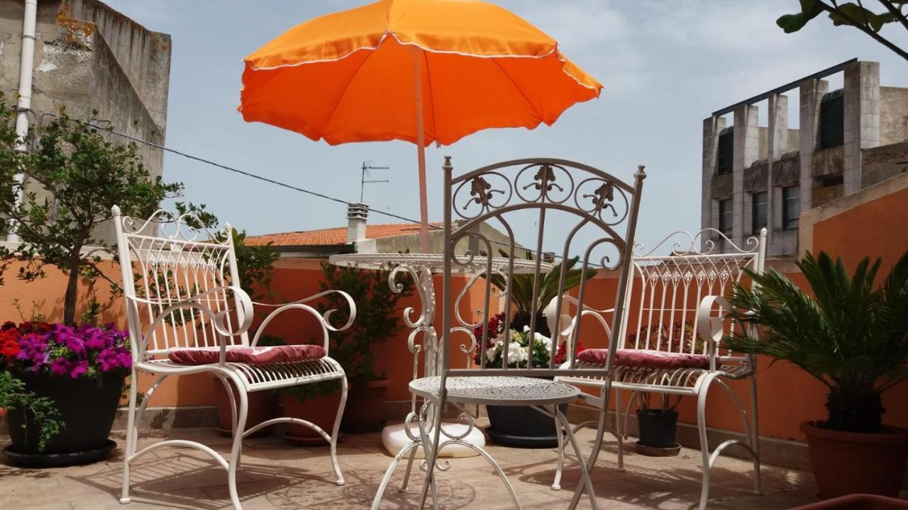 Bed & Breakfast La Casa Antica Macomer Exteriör bild