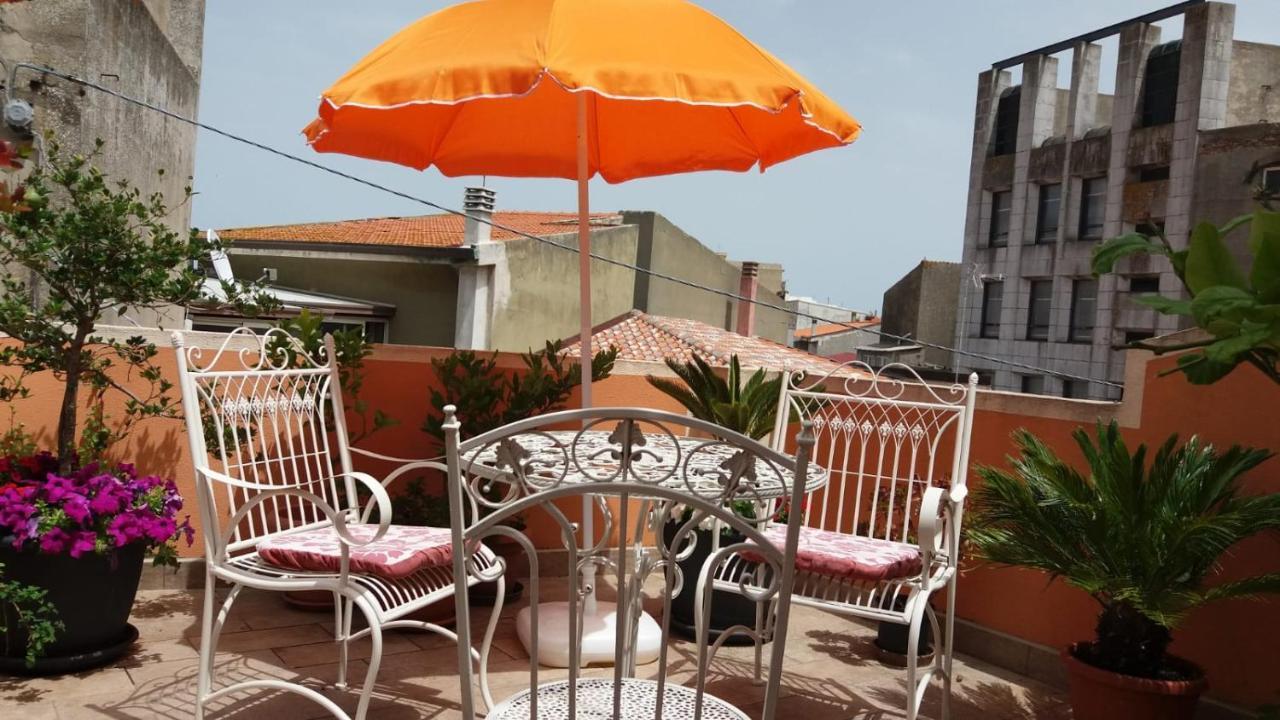 Bed & Breakfast La Casa Antica Macomer Exteriör bild