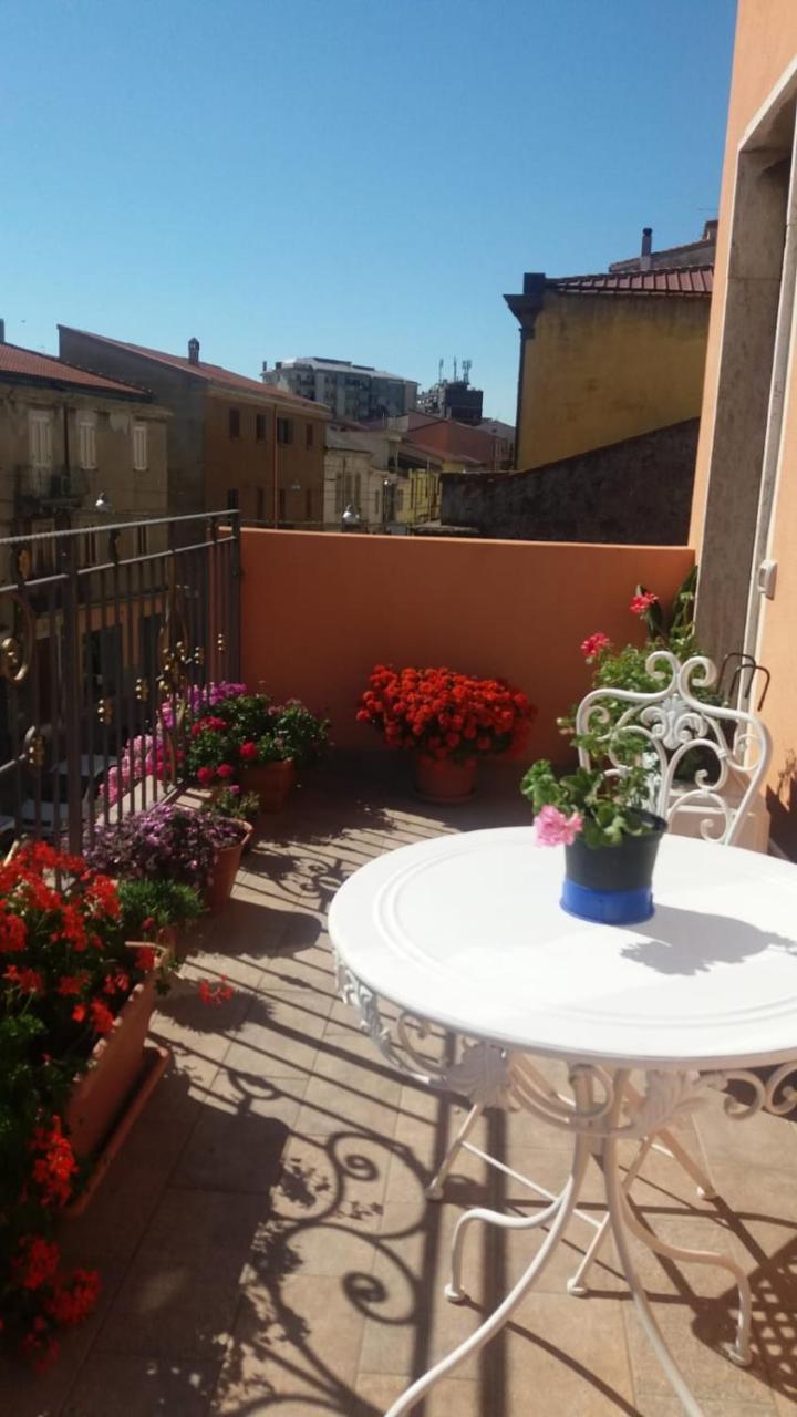 Bed & Breakfast La Casa Antica Macomer Exteriör bild